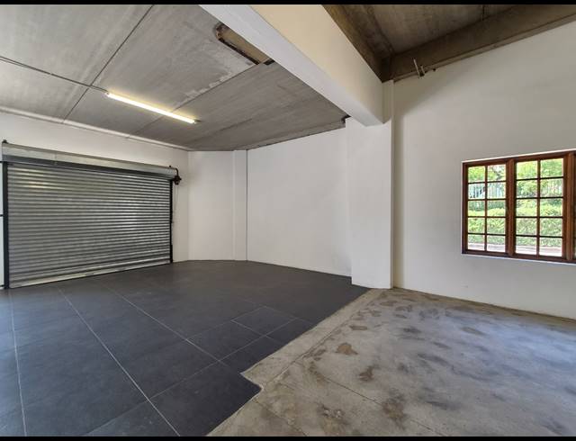 346M² RETAIL TO LET IN HALFWAY HOUSE